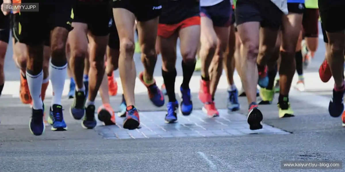 🎮潮流周边，让热爱从赛场延伸到生活！🌟